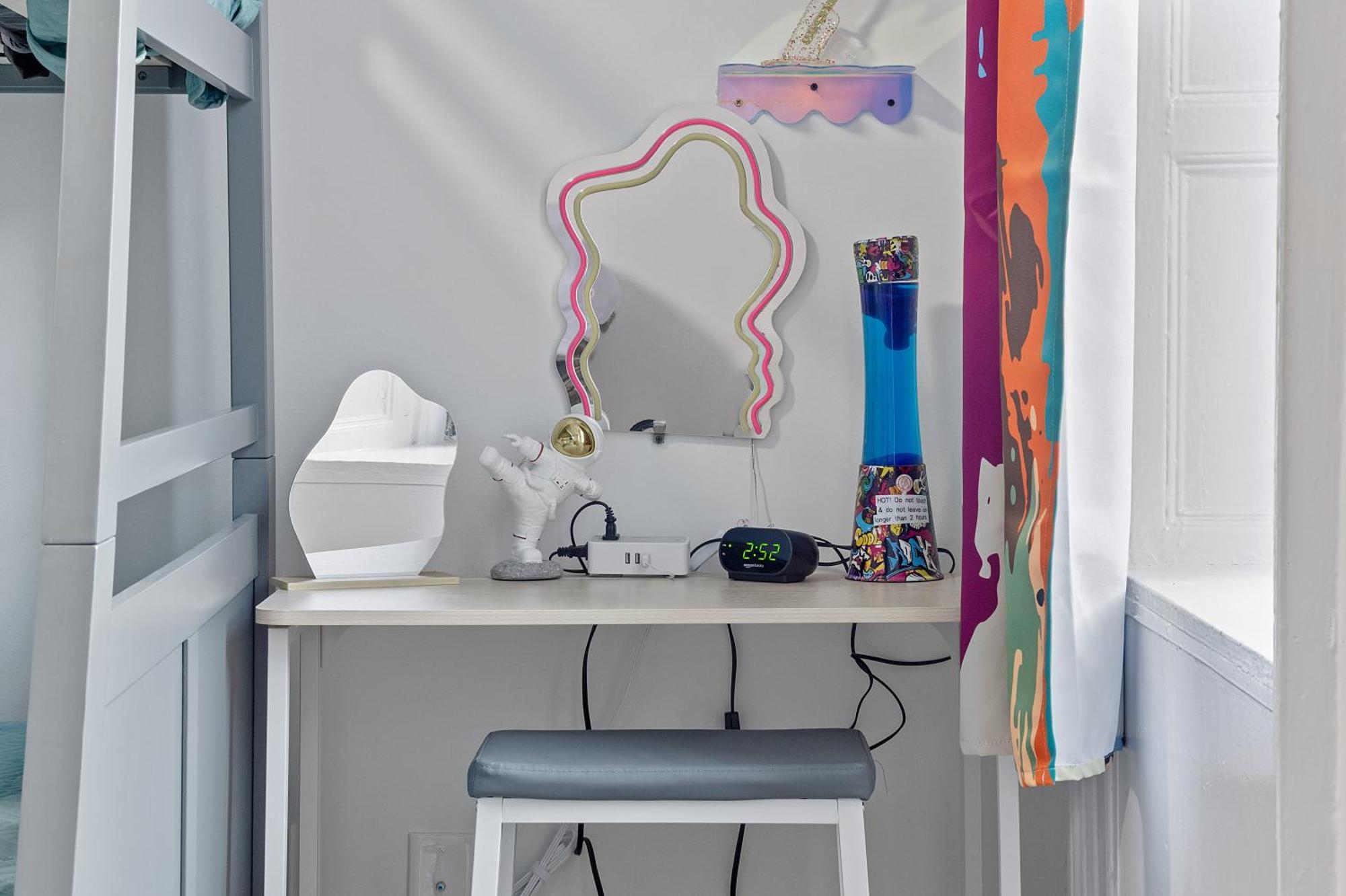 Funky & Colorful Urban Getaway, 20 Minutes To Nyc Apartment Hoboken Bagian luar foto